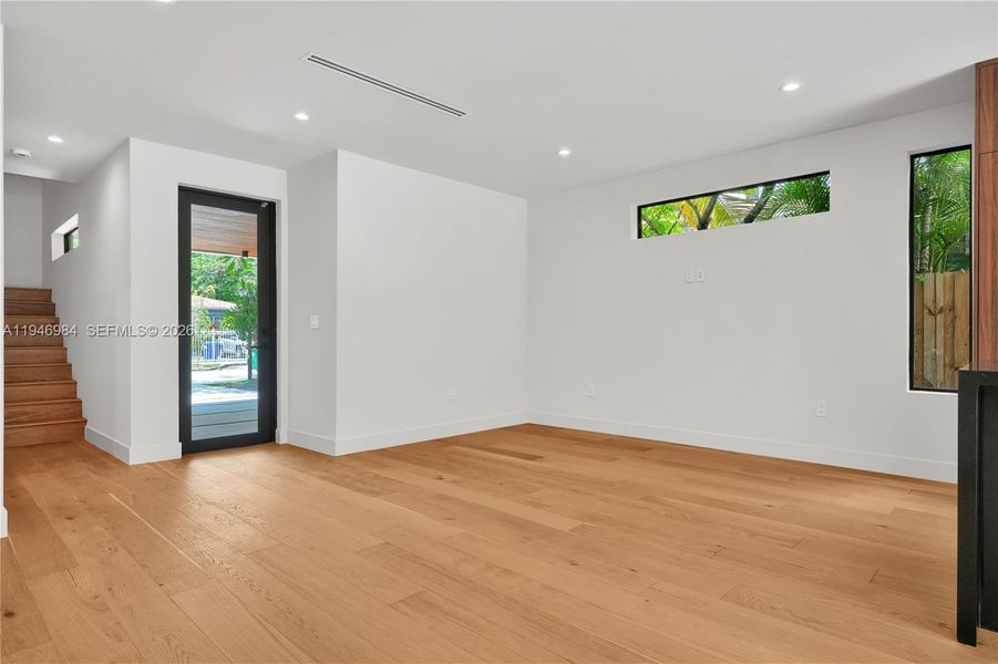 Spacious, unfurnished interior of a new home in , Miami (Image 11).