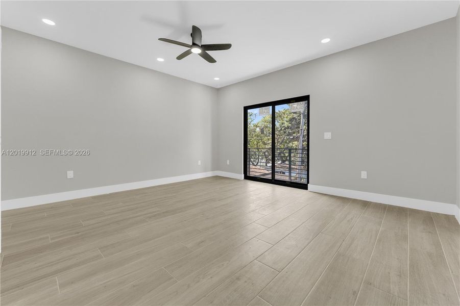 Spacious, unfurnished interior of a new home in , Miami (Image 29).
