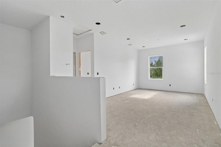 Spacious, unfurnished interior of a new home in , Crystal Beach (Image 7).