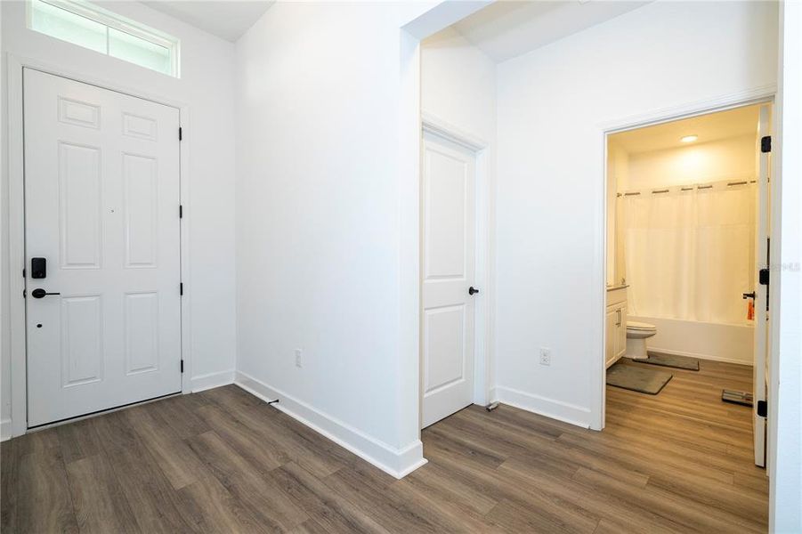 Spacious, unfurnished interior of a new home in , Apopka (Image 27).