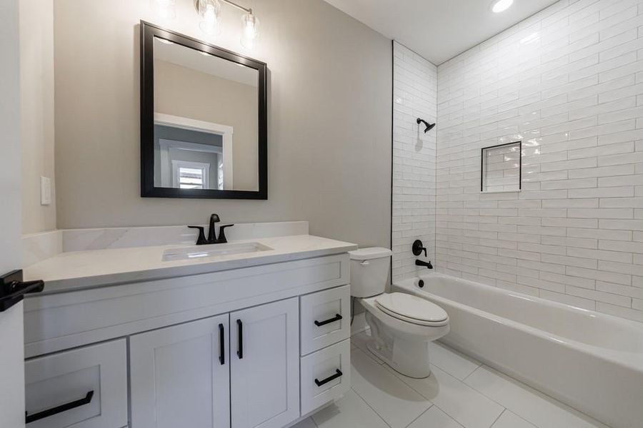 Furnished interior view inside a new home in , Carrollton (Image 17).