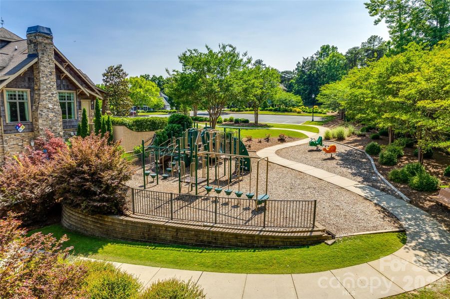 Community amenities in Handsmill on Lake Wylie, York (Image 32).