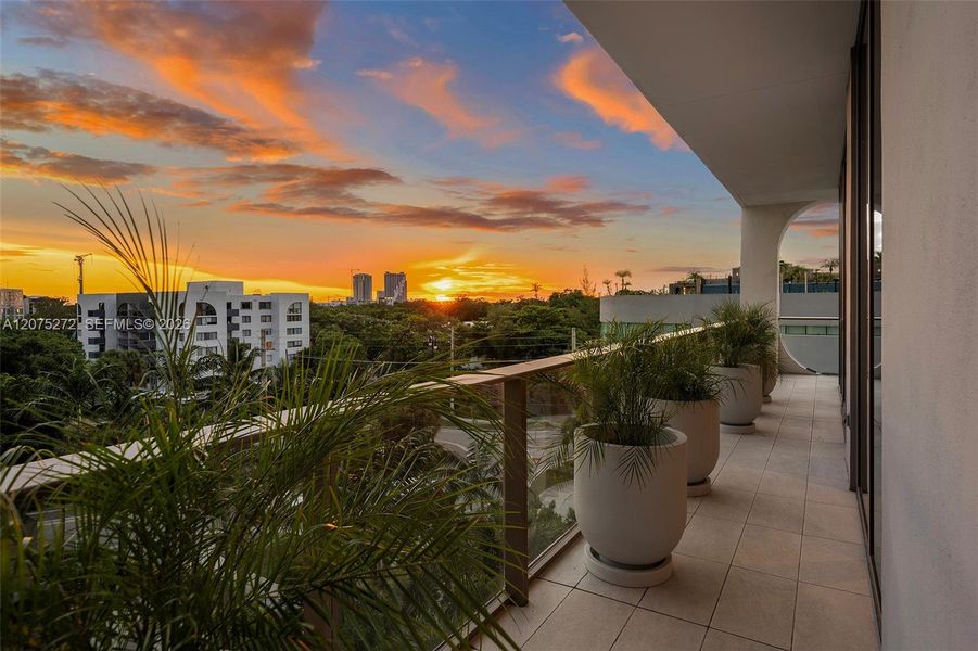 Condo located in Miami, FL showcasing its design and architecture (Image 27). Condo located in Miami, FL showcasing its design and architecture (Image 27).