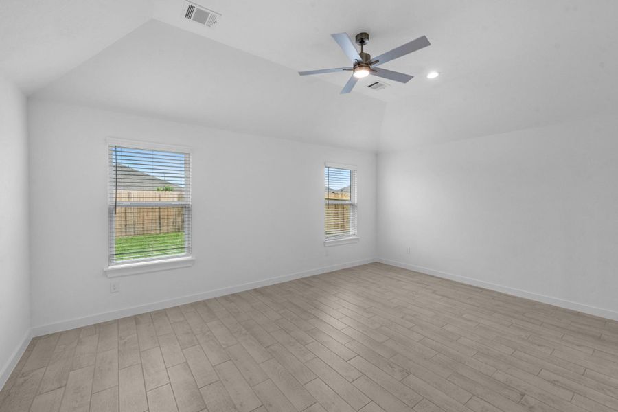 Spacious, unfurnished interior of a new home in Grand Mason Crossing, Katy (Image 18). Spacious, unfurnished interior of a new home in Grand Mason Crossing, Katy (Image 18).