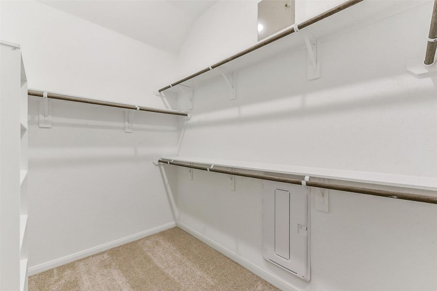 Spacious, unfurnished interior of a new home in River Ranch Meadows, Dayton (Image 27).