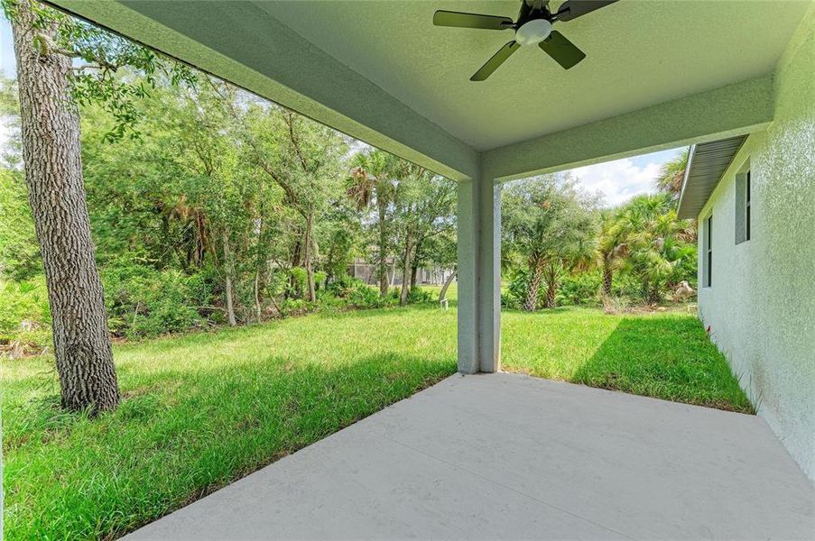 Exterior details and patio area of a home in , North Port (Image 4).