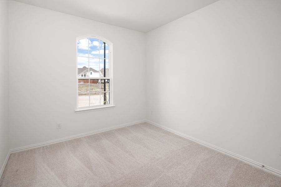 Spacious, unfurnished interior of a new home in Edgewater, Fate (Image 26).