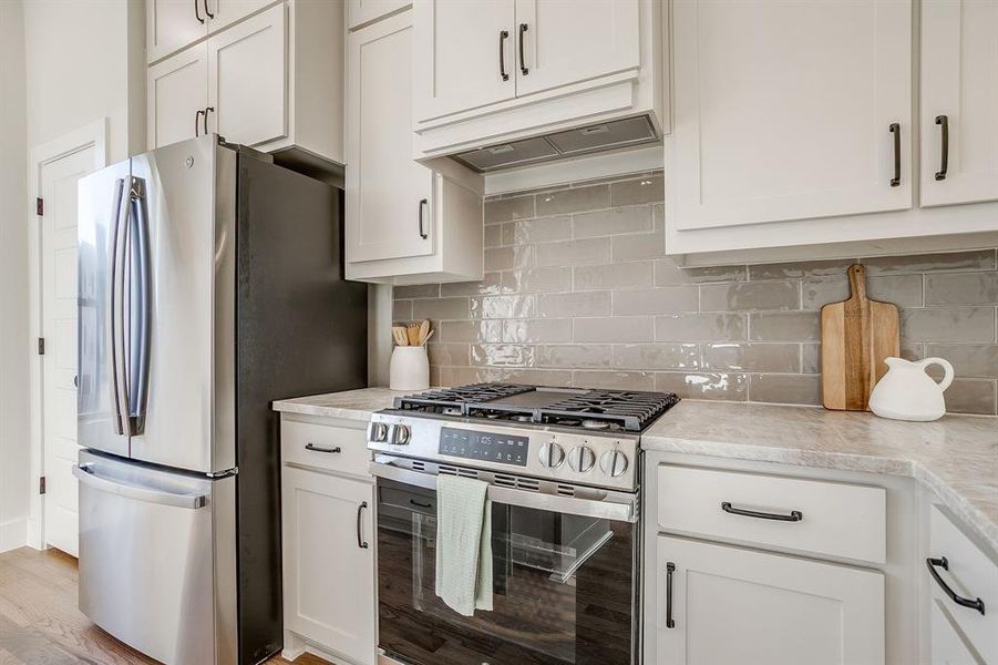 High-end finishes meet effortless function — luxury living made simple. High-end finishes meet effortless function — luxury living made simple.