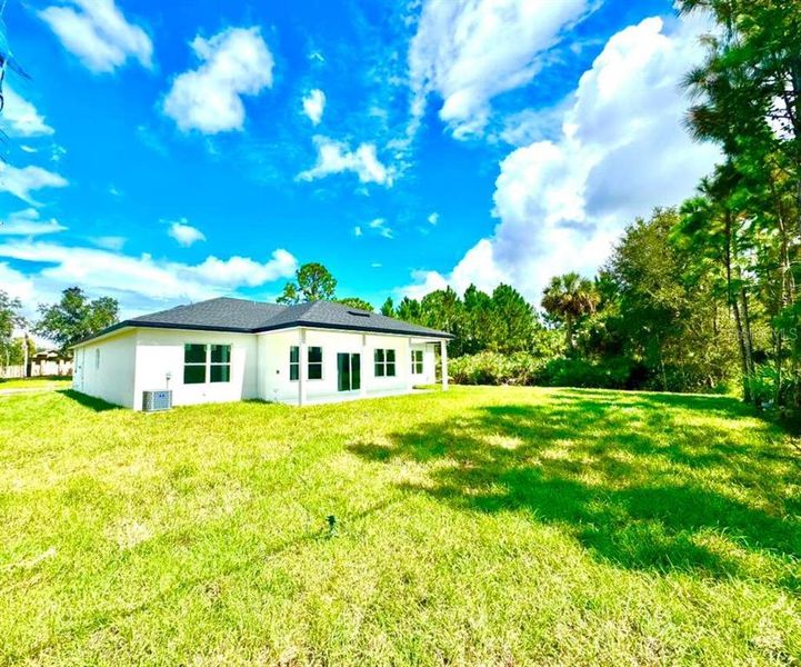 Exterior details and patio area of a home in , Palm Bay (Image 3).