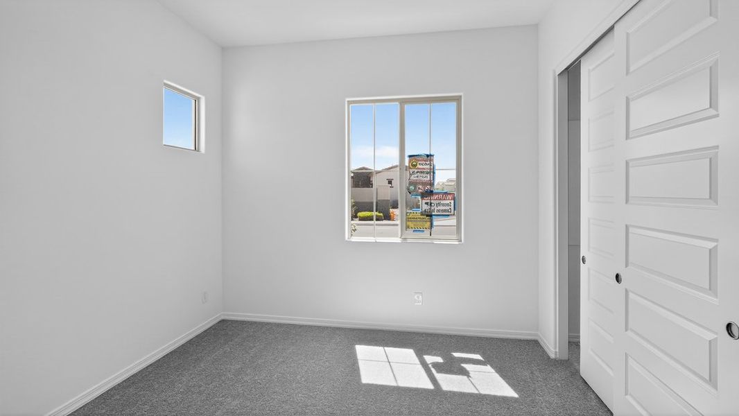 Spacious, unfurnished interior of a new home in Estrella, Goodyear (Image 12).