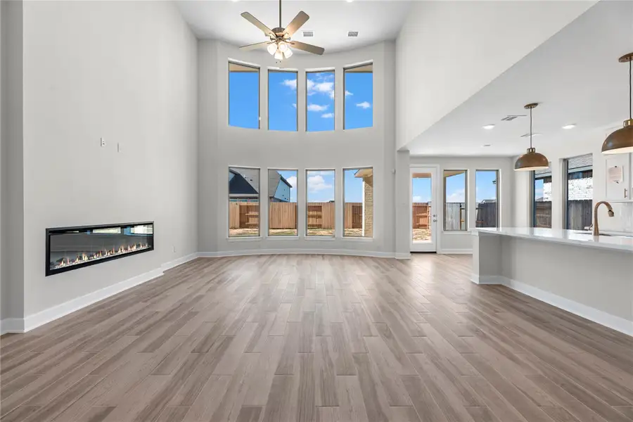 Spacious, unfurnished interior of a new home in Lago Mar - 60', Texas City (Image 10). Spacious, unfurnished interior of a new home in Lago Mar - 60', Texas City (Image 10).