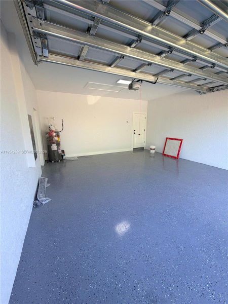 Spacious, unfurnished interior of a new home in , Lehigh Acres (Image 20).