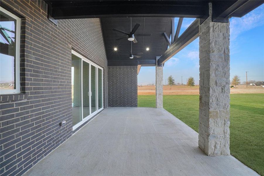 Exterior details and patio area of a home in , Waxahachie (Image 4).