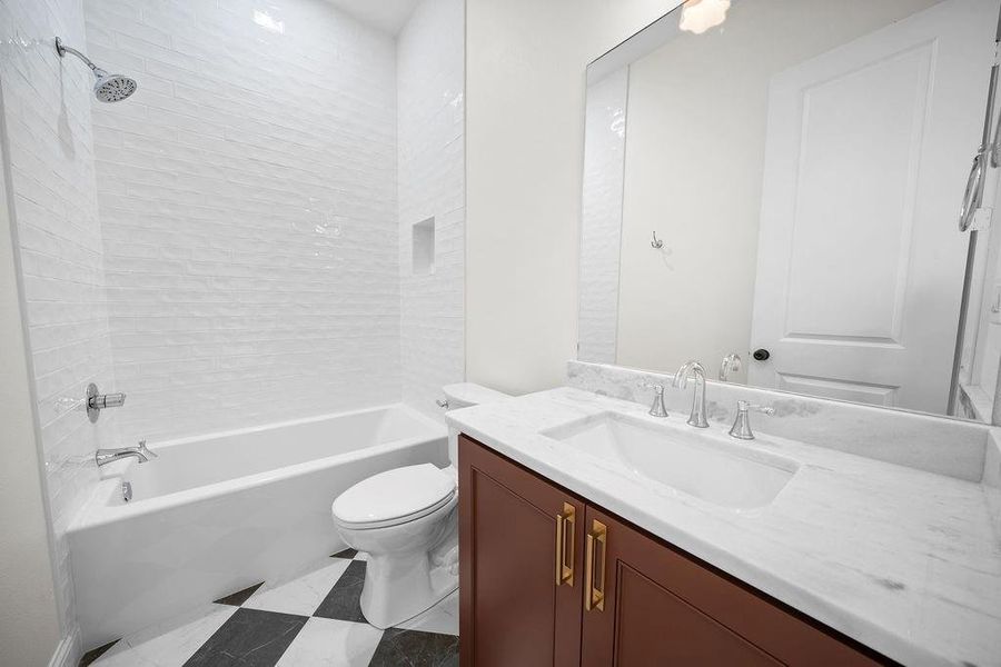 Furnished interior view inside a new home in , Tyler (Image 12).