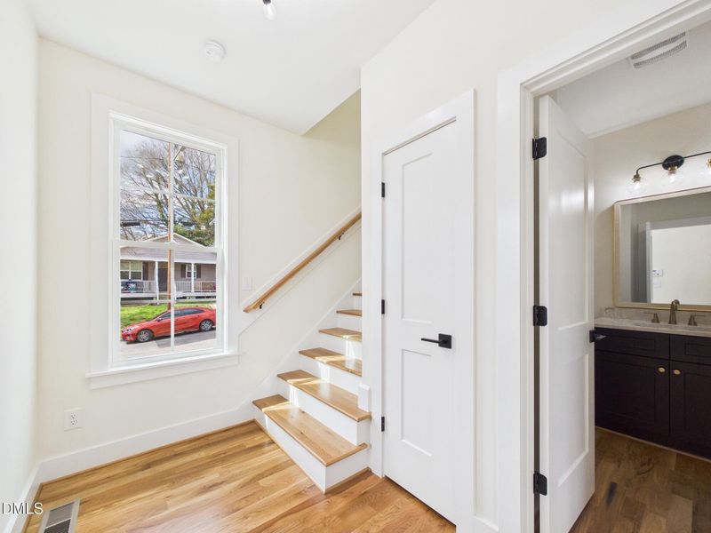 CAM01608G0-PR0128-STILL020