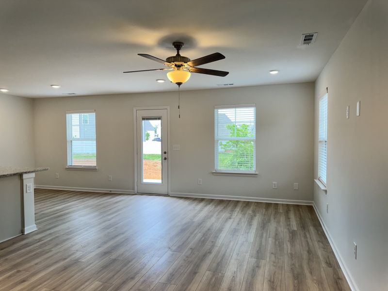 Spacious, unfurnished interior of a new home in Wheatfield, Shelbyville (Image 9).