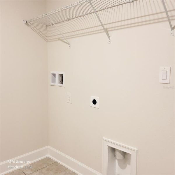 Spacious, unfurnished interior of a new home in Harmony Central, St. Cloud (Image 10).