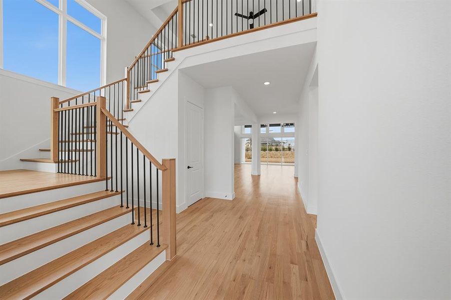 Spacious, unfurnished interior of a new home in , Prosper (Image 23).