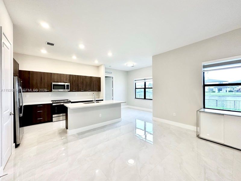 Furnished interior view inside a new home in , Miramar (Image 7).