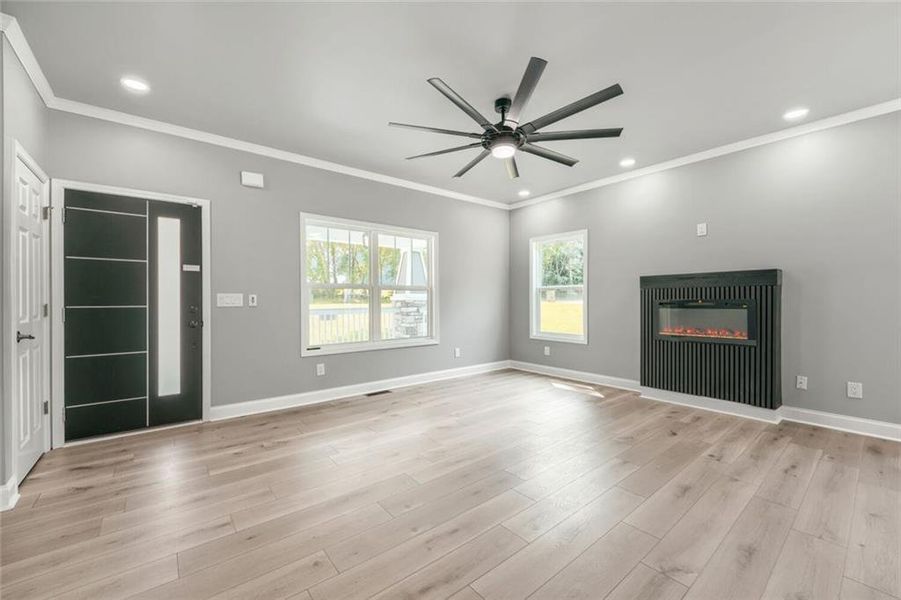 Spacious, unfurnished interior of a new home in , Atlanta (Image 15).