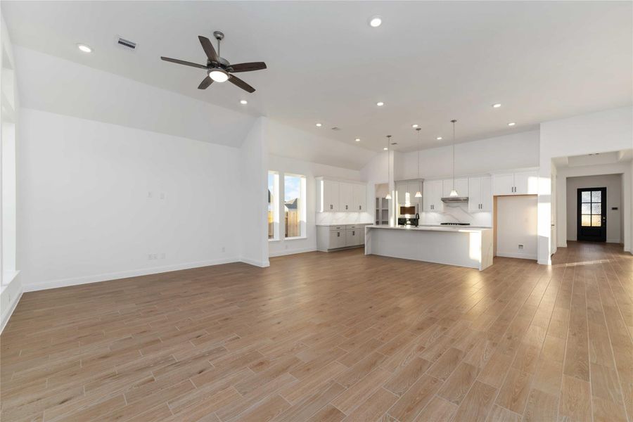 Spacious, unfurnished interior of a new home in Arabella on the Prairie, Booth (Image 22).