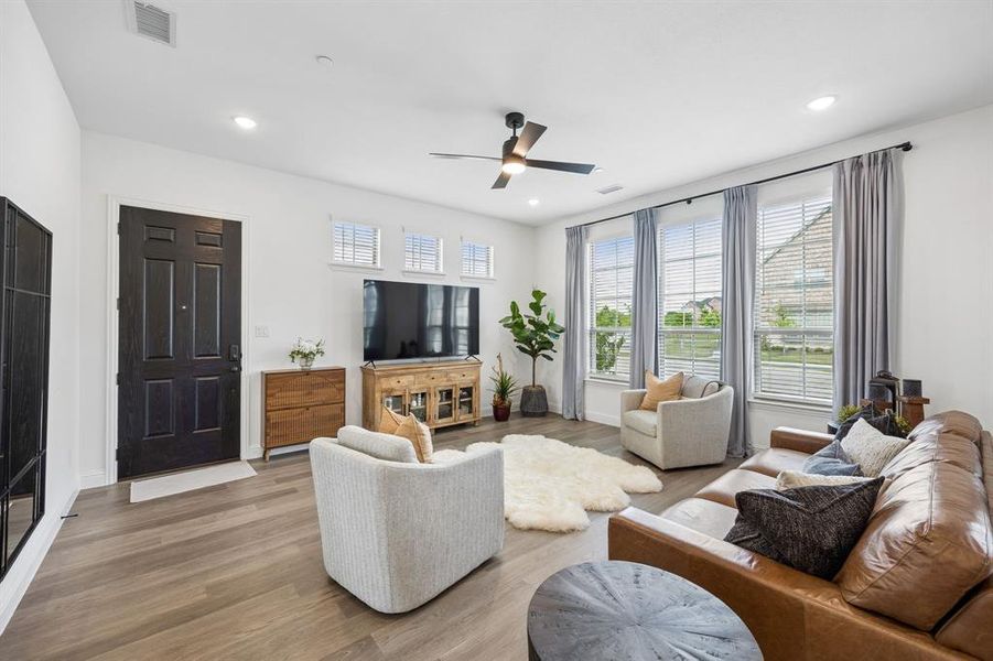 Furnished interior view inside a new home in , Grand Prairie (Image 10).