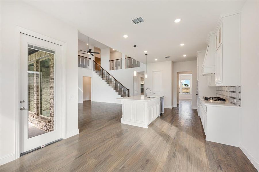 Furnished interior view inside a new home in Wildflower Ranch 60-65, Fort Worth (Image 13). Furnished interior view inside a new home in Wildflower Ranch 60-65, Fort Worth (Image 13).