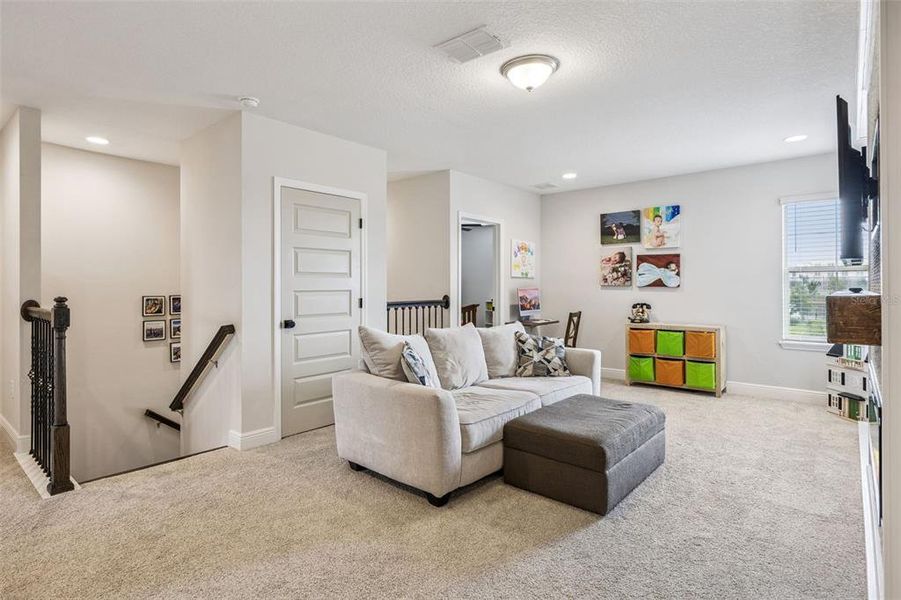 Furnished interior view inside a new home in , Winter Garden (Image 34).