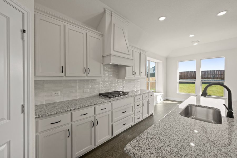 Furnished interior view inside a new home in Myrtle Creek, Waxahachie (Image 10).