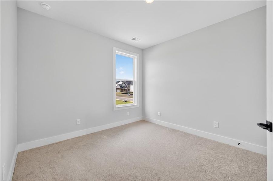 Spacious, unfurnished interior of a new home in , Gainesville (Image 38).