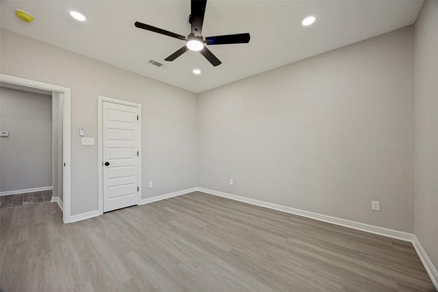 Spacious, unfurnished interior of a new home in , Savoy (Image 15).