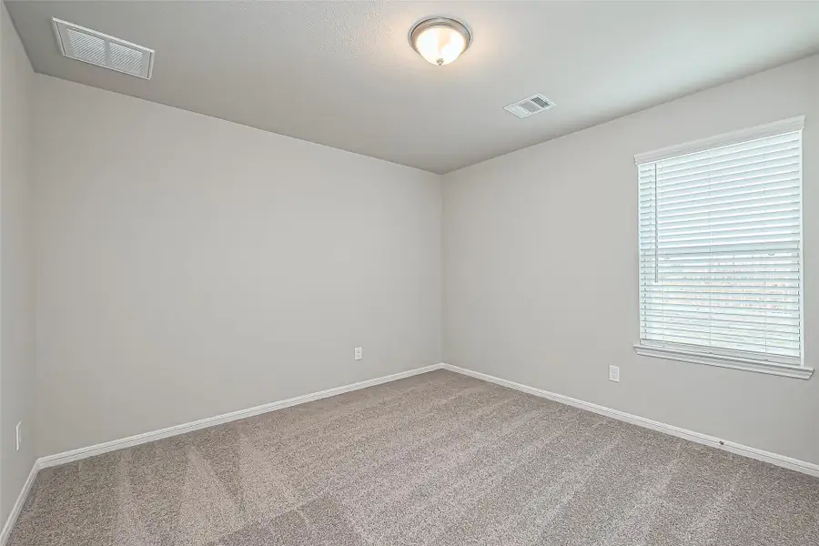 Spacious, unfurnished interior of a new home in Rollingbrook Estates, Baytown (Image 19).