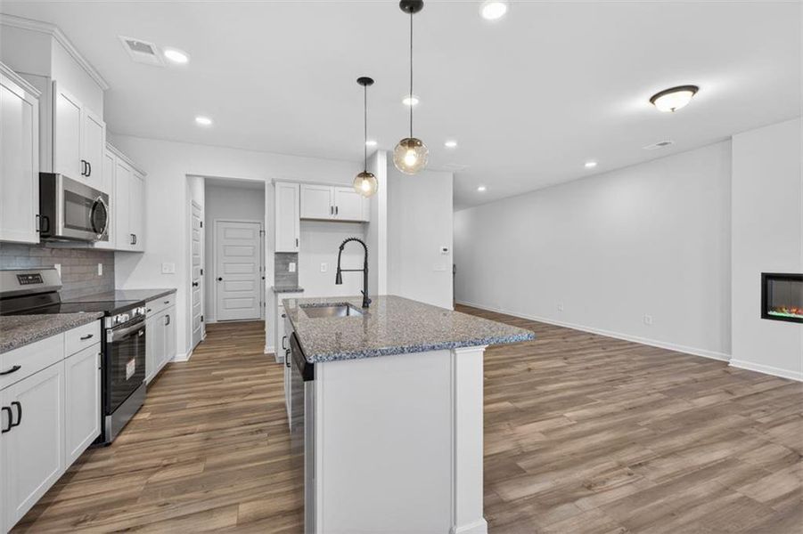 Furnished interior view inside a new home in Franklin Manor, Lawrenceville (Image 17).