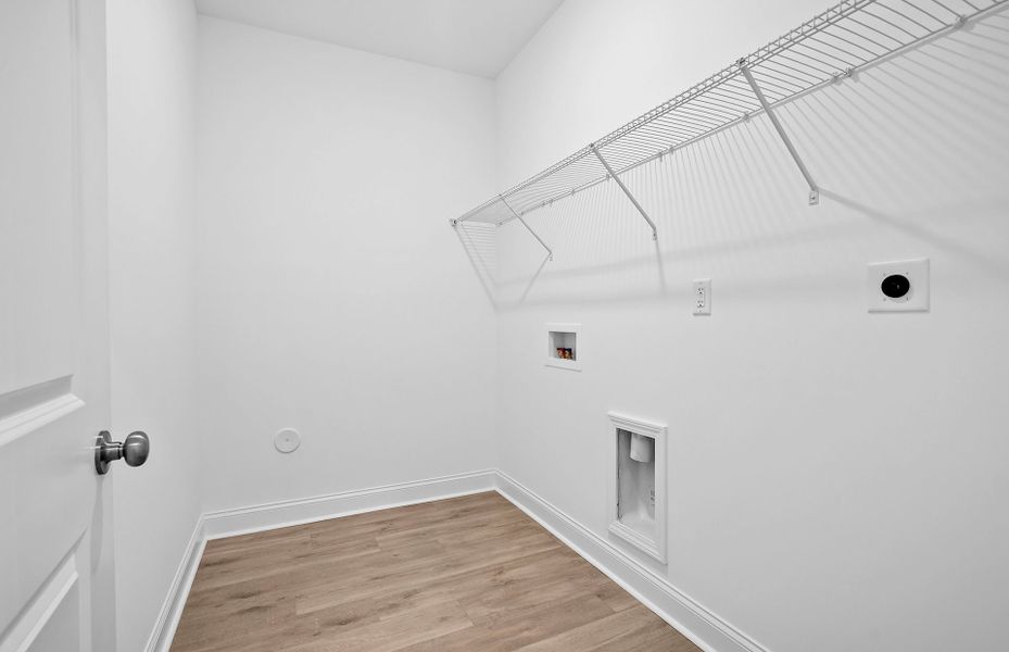 Spacious, unfurnished interior of a new home in Elmbrook, Indian Trail (Image 27).