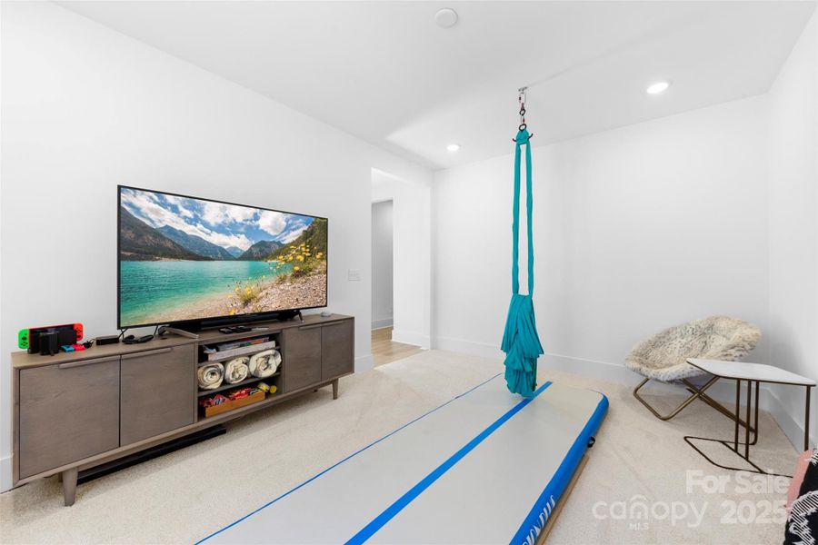 Image 25 of a home in .