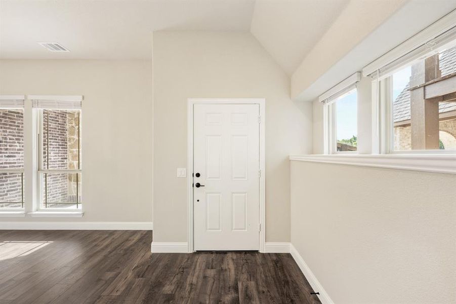 Image 39 of a home in East Oak Creek 50-55.