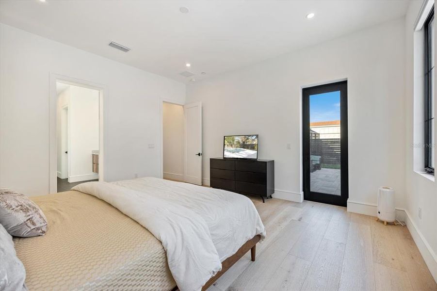 Furnished interior view inside a new home in , Sarasota (Image 45).
