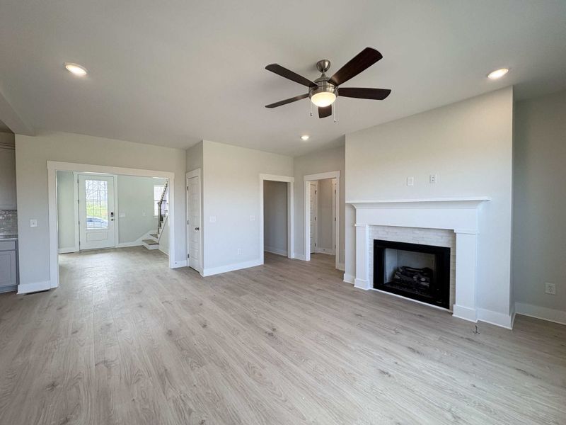 Spacious, unfurnished interior of a new home in , Gallatin (Image 8).
