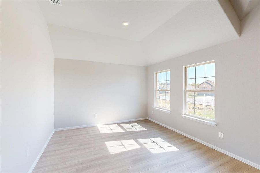 Spacious, unfurnished interior of a new home in Kings Way, Denton (Image 26).