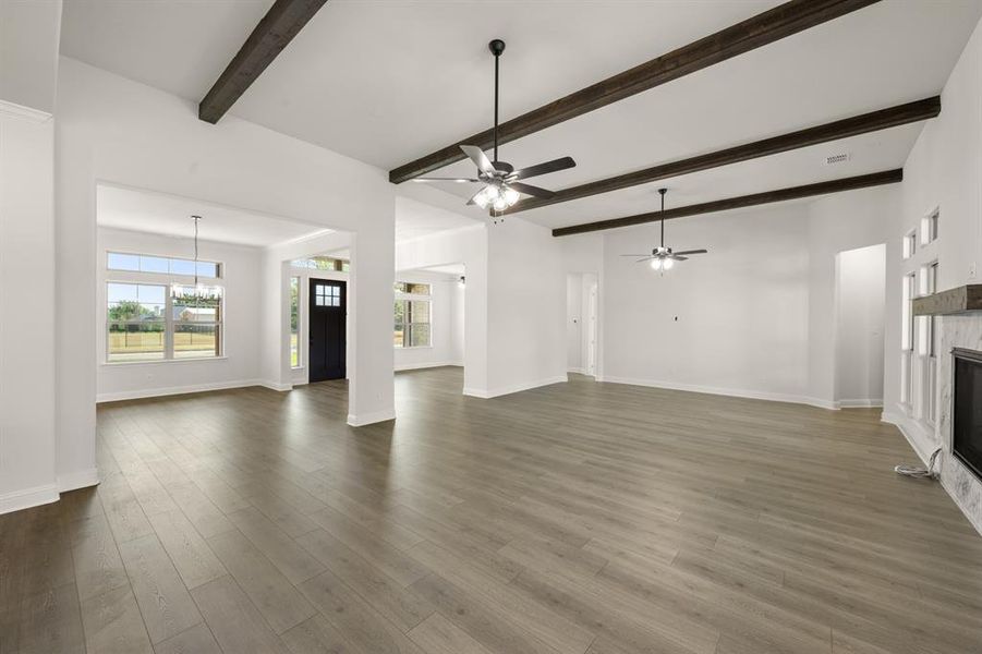 3004 Valley View- Living ROom-1 3004 Valley View- Living ROom-1