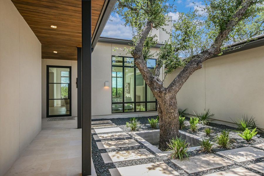 Exterior details and patio area of a home in , Horseshoe Bay (Image 28).