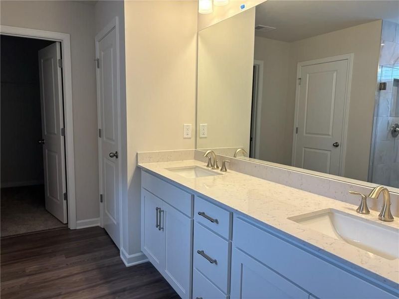 Furnished interior view inside a new home in Riverwood, Dallas (Image 35).