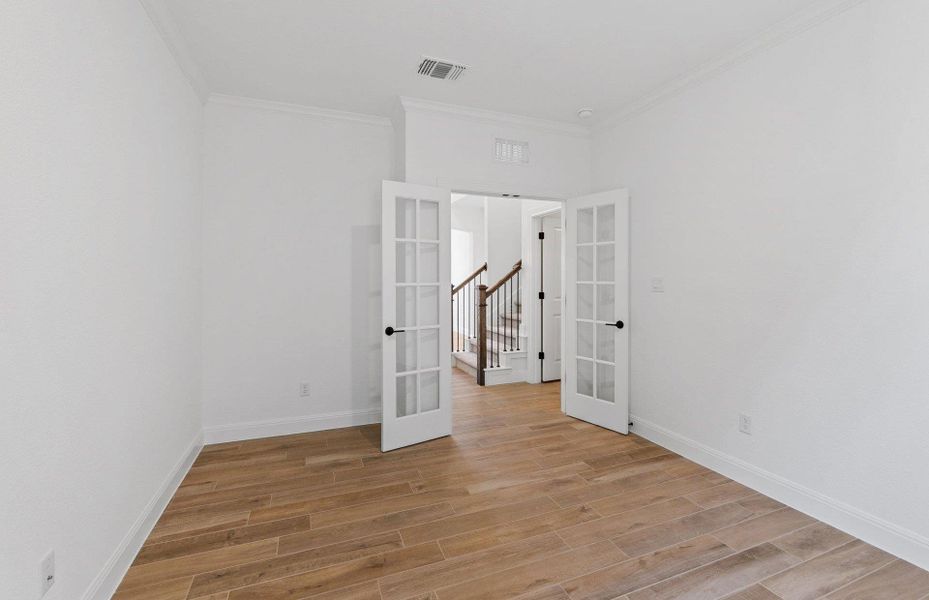 Spacious, unfurnished interior of a new home in Saddleback at Santa Rita Ranch, Liberty Hill (Image 17).