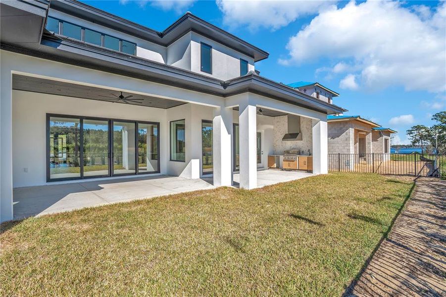 Exterior details and patio area of a home in , Orlando (Image 29).