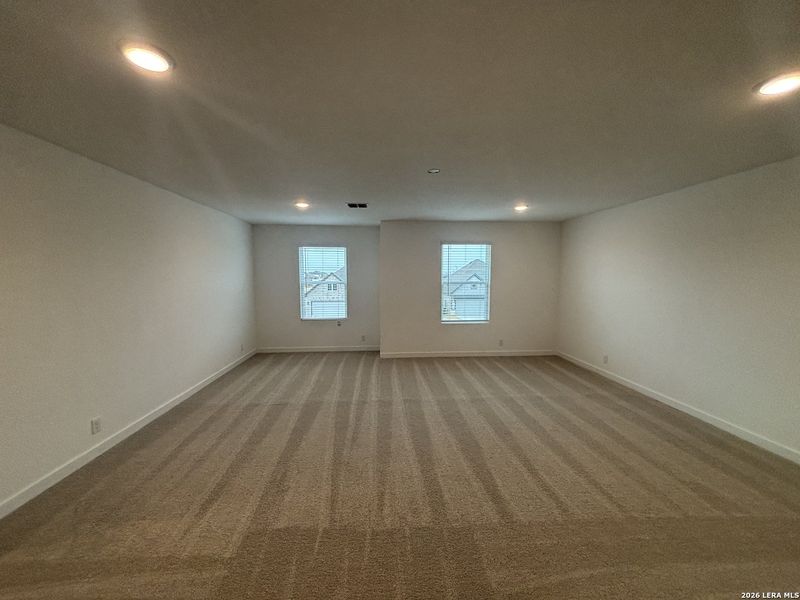 Spacious, unfurnished interior of a new home in Saddlebrook Ranch, Schertz (Image 28).