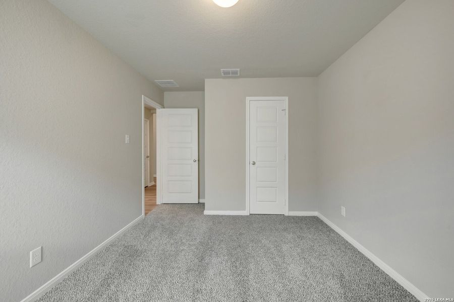 Spacious, unfurnished interior of a new home in Greenspoint Heights, Seguin (Image 33).