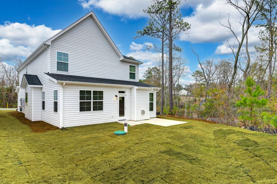 Exterior details and patio area of a home in Ashton Lakes, Lexington (Image 23).