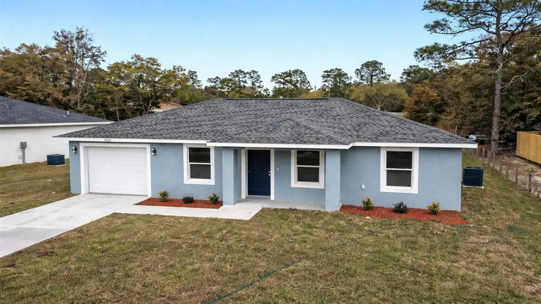 Exterior details and patio area of a home in , Ocala (Image 12).