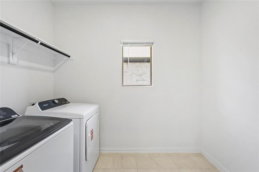 Close-up of interior finishes inside a home in River Ridge, Crandall (Image 9).