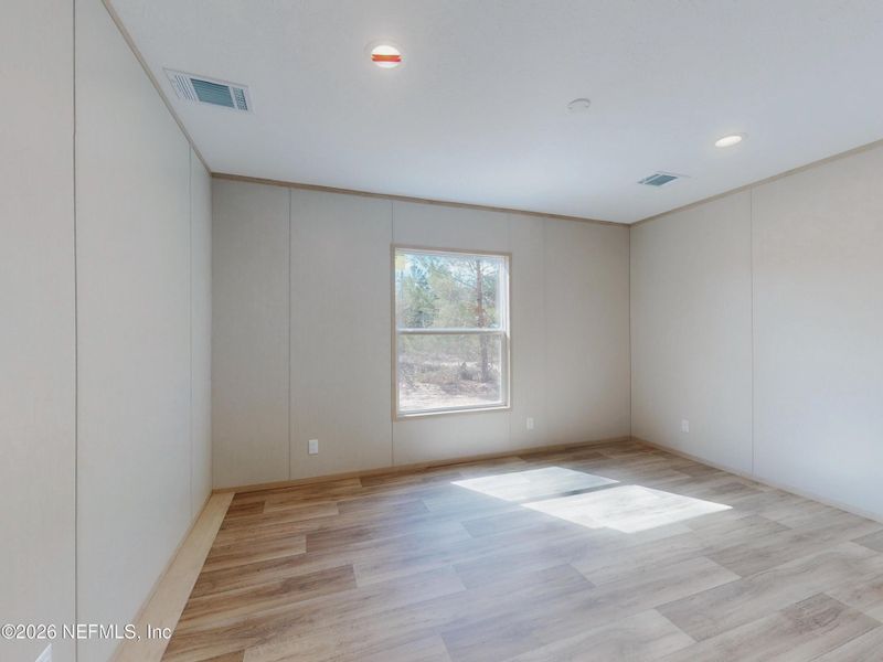 Spacious, unfurnished interior of a new home in , Keystone Heights (Image 30).